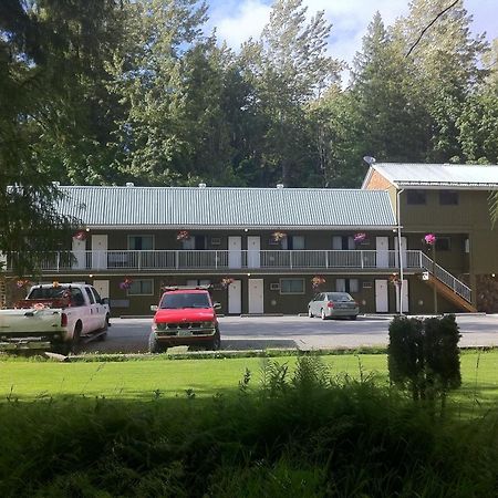 The Hitching Post Motel Pemberton Exteriér fotografie