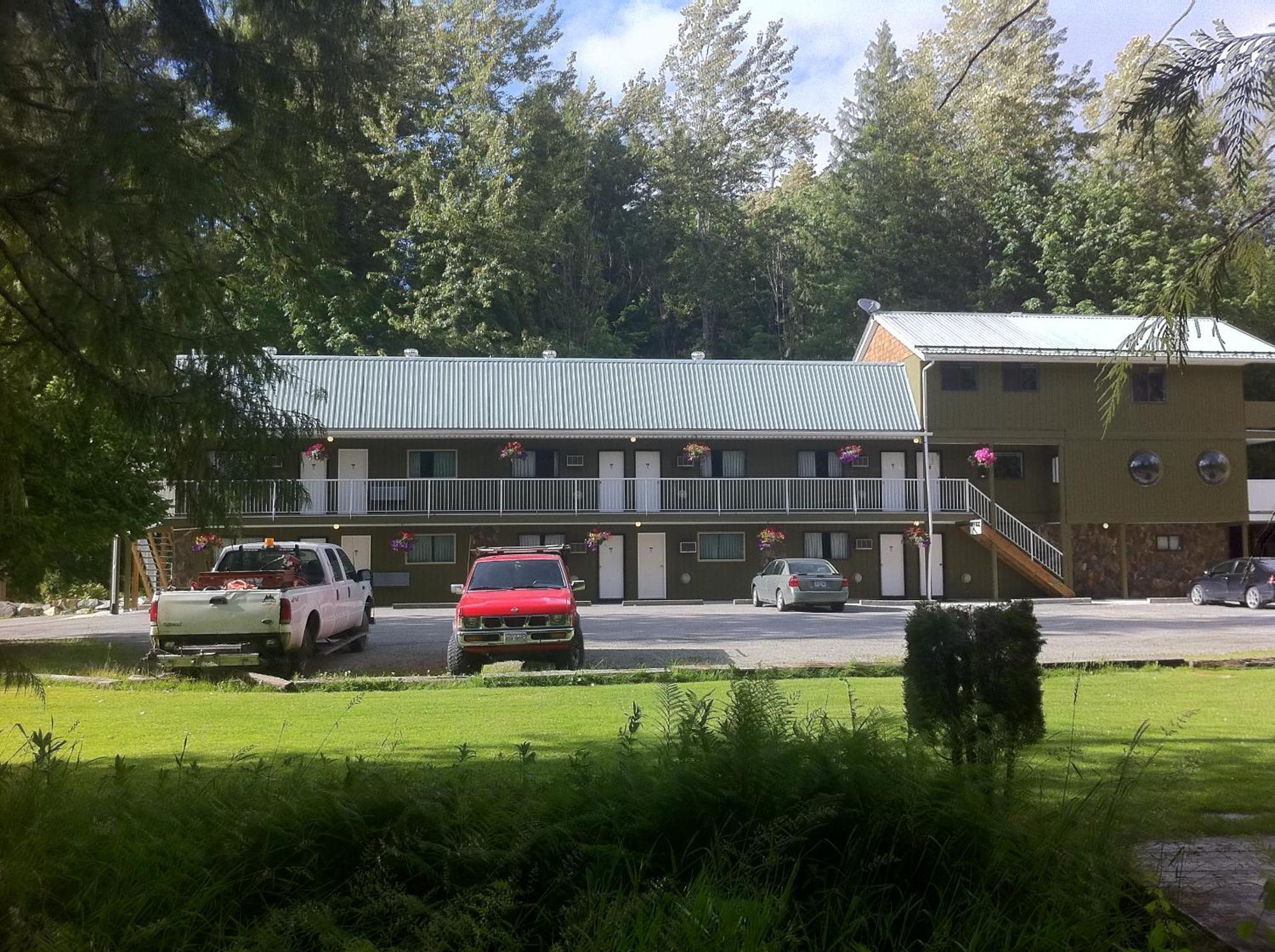 The Hitching Post Motel Pemberton Exteriér fotografie