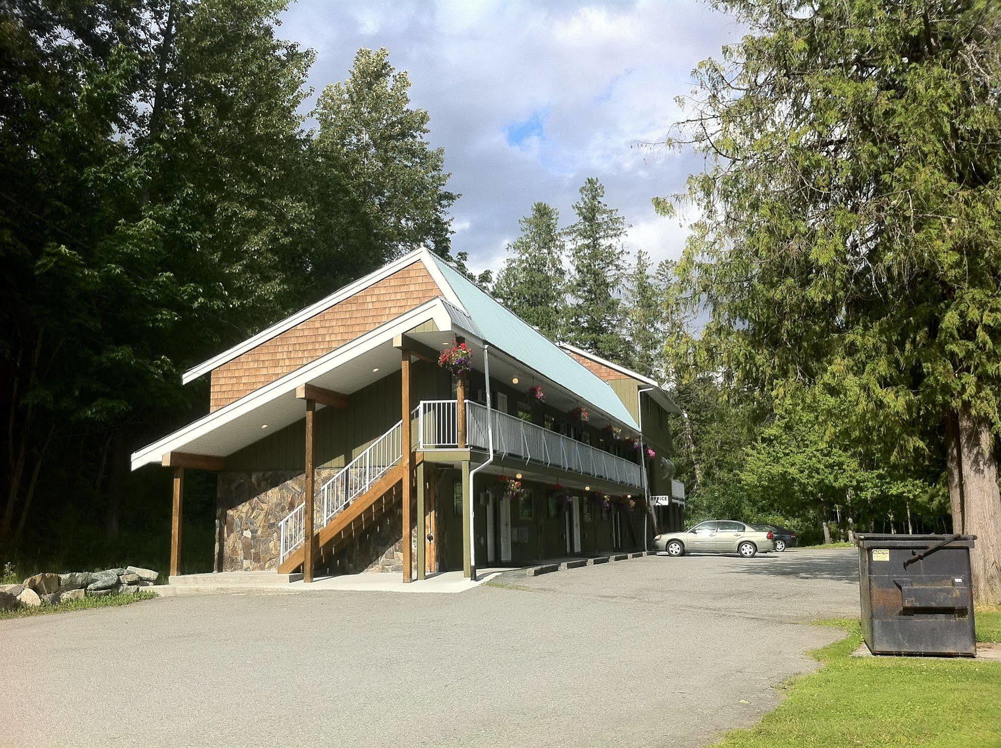 The Hitching Post Motel Pemberton Exteriér fotografie